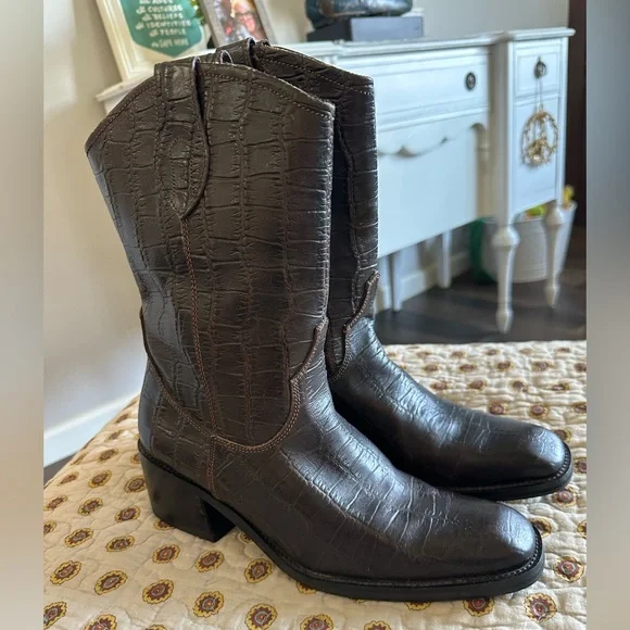 Tony Lama Brown Embossed Leather Boots Vintage Tony Lama Embossed Leather Lizard Skin Western  main image 4